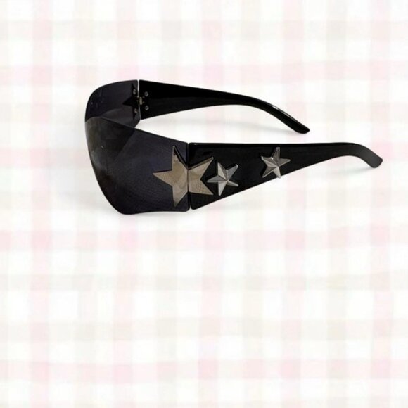 SHEIN Black Wraparound Sunglasses - Picture 2 of 4